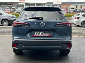 Car image 5