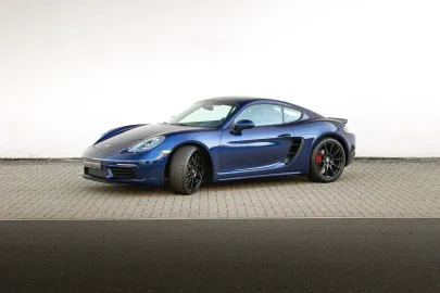 Car image 5