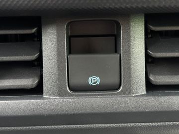 Car image 36