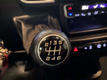 Car image 30