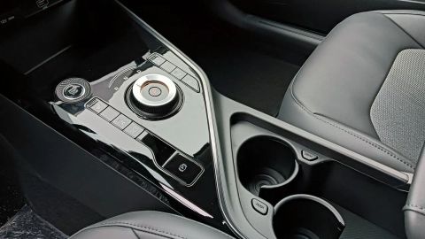 Car image 23