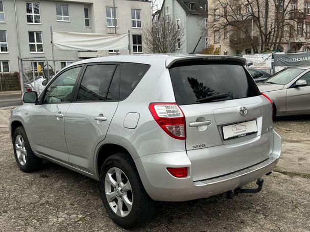 Toyota RAV 4 2.2 D-4D 4x4 Life 110 kW image number 5