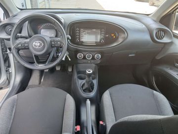 Car image 10