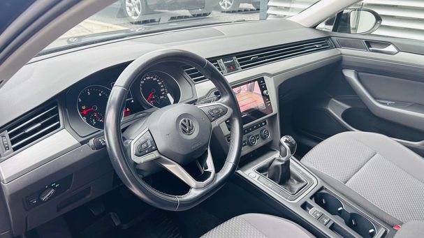 Volkswagen Passat Variant 110 kW image number 12