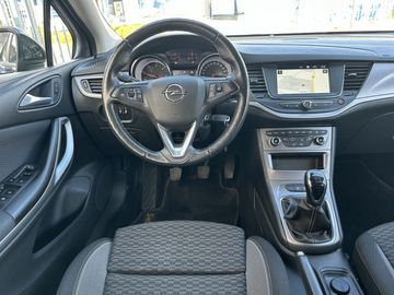 Car image 10