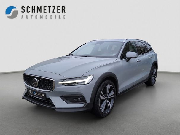 Volvo V60 Cross Country AWD B4 145 kW image number 1