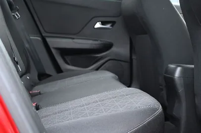 Car image 16
