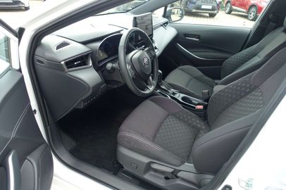 Car image 9