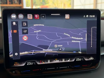 Car image 32