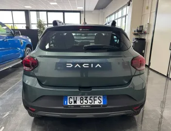 Car image 5