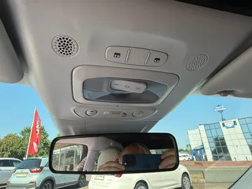 Car image 25