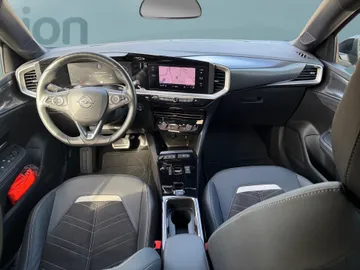 Car image 19