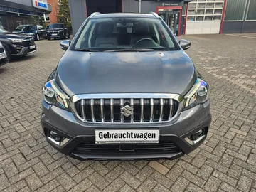 Car image 3