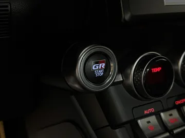 Car image 29
