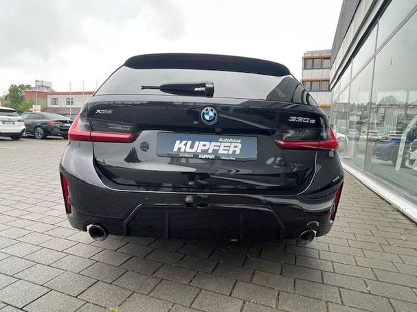 BMW 330e Touring xDrive 215 kW image number 6