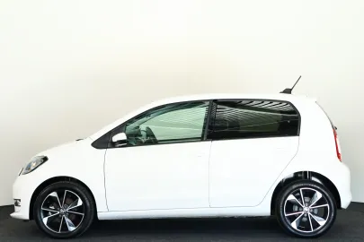 Car image 28