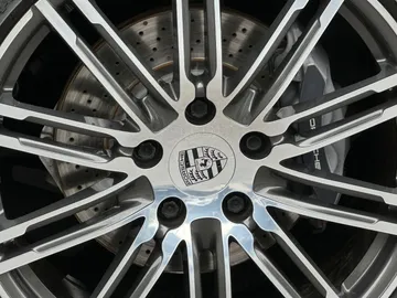 Car image 27