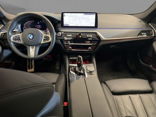 BMW 530d Touring xDrive 210 kW image number 10