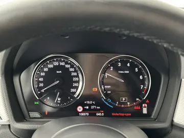 Car image 34