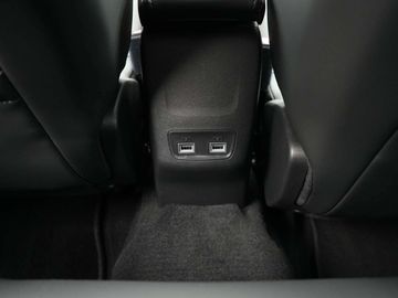 Car image 37