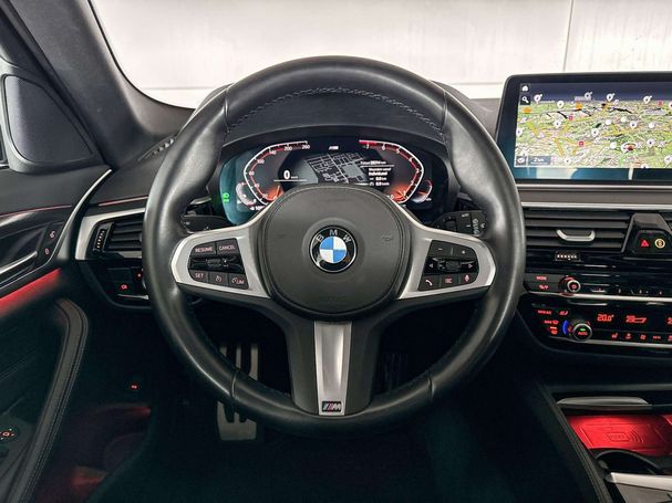 BMW 520i Touring 135 kW image number 13