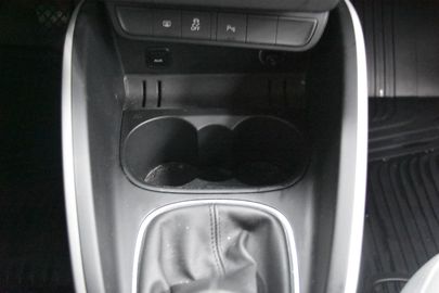 Car image 30