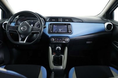 Car image 26