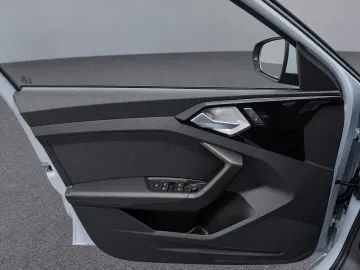 Car image 38