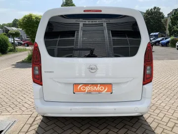 Car image 28