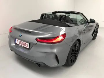 Car image 30