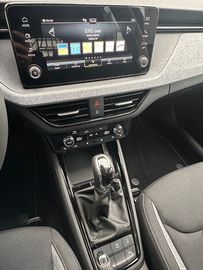 Car image 33