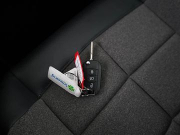 Car image 37