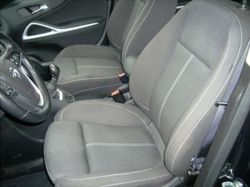 Car image 9