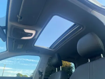 Car image 32