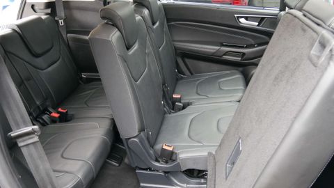 Car image 30