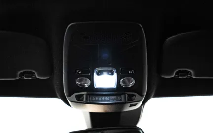 Car image 26