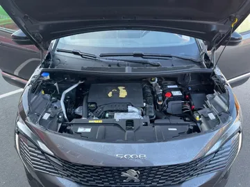 Car image 24