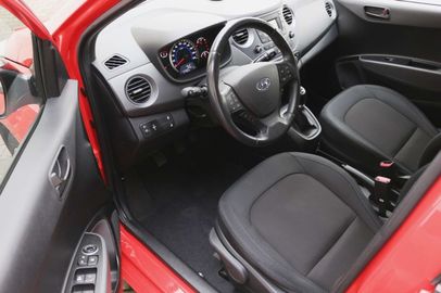 Car image 10