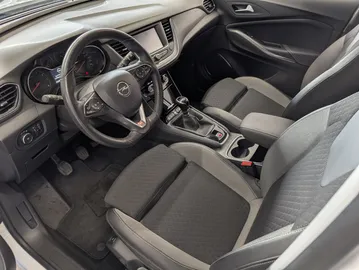 Car image 35