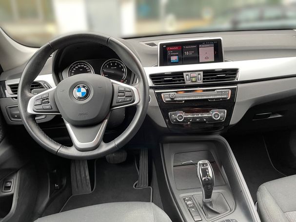 BMW X1 sDrive18i Advantage 100 kW image number 3