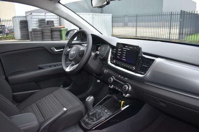 Car image 9