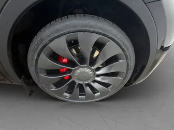 Car image 32