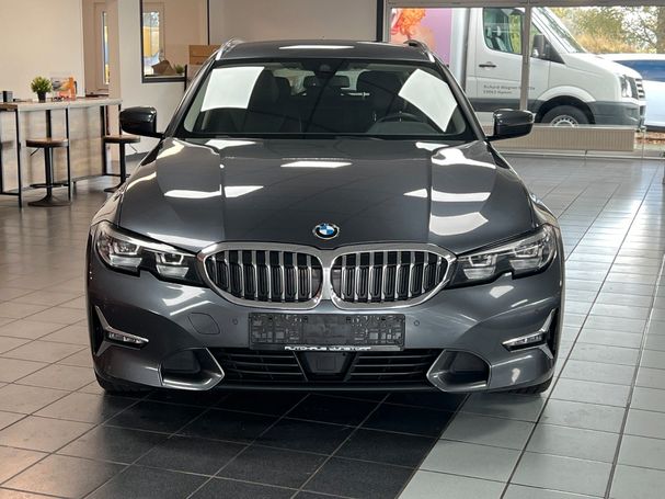 BMW 320d Touring Luxury Line 140 kW image number 3