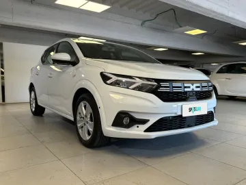 Car image 3