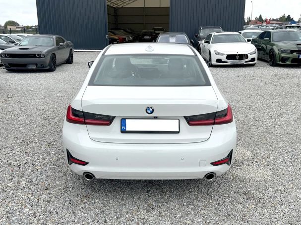 BMW 318i 115 kW image number 13