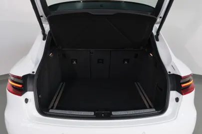 Car image 33