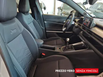 Car image 25