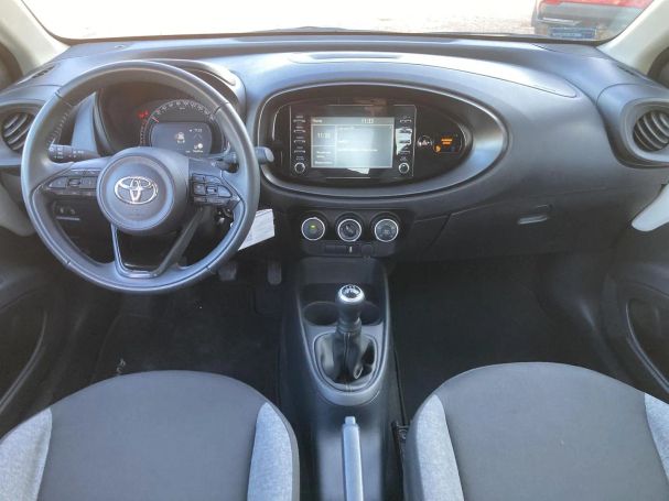 Toyota Aygo X 53 kW image number 12