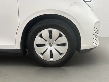 Car image 33