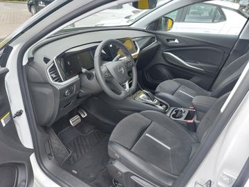 Car image 25